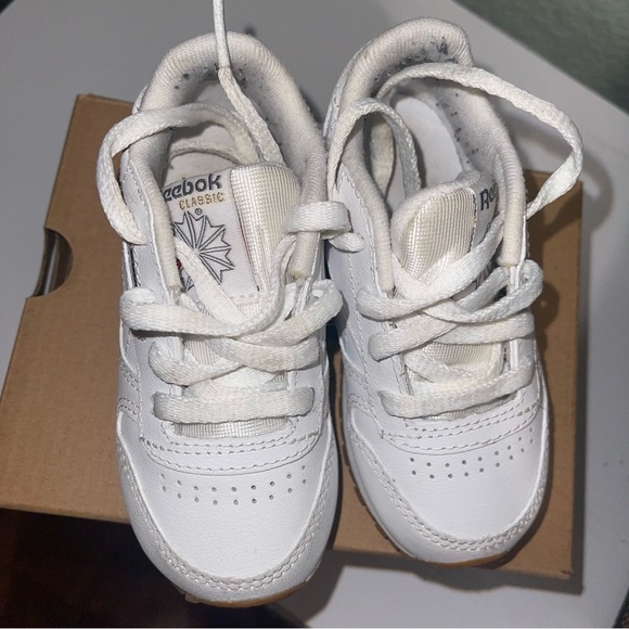 All White Reebok Classic Leather Shoes - Infant - Size 6 - Picture 5 of 5